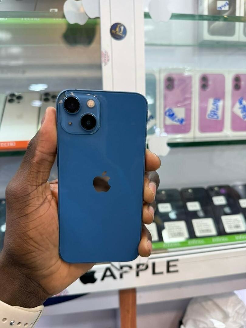 iPhone 13 128go quasi neuf