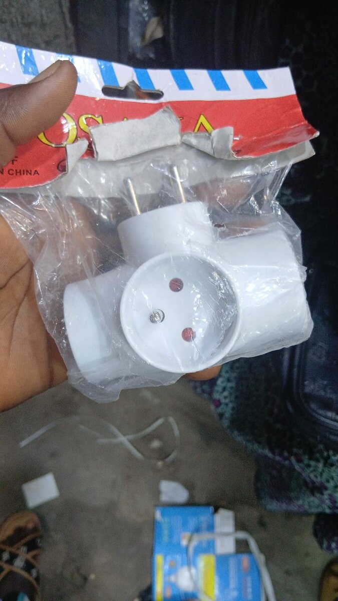 Multi-Plug Socket Adapter