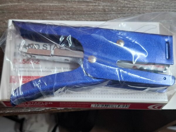 Grand pour les agrafes 24/6...