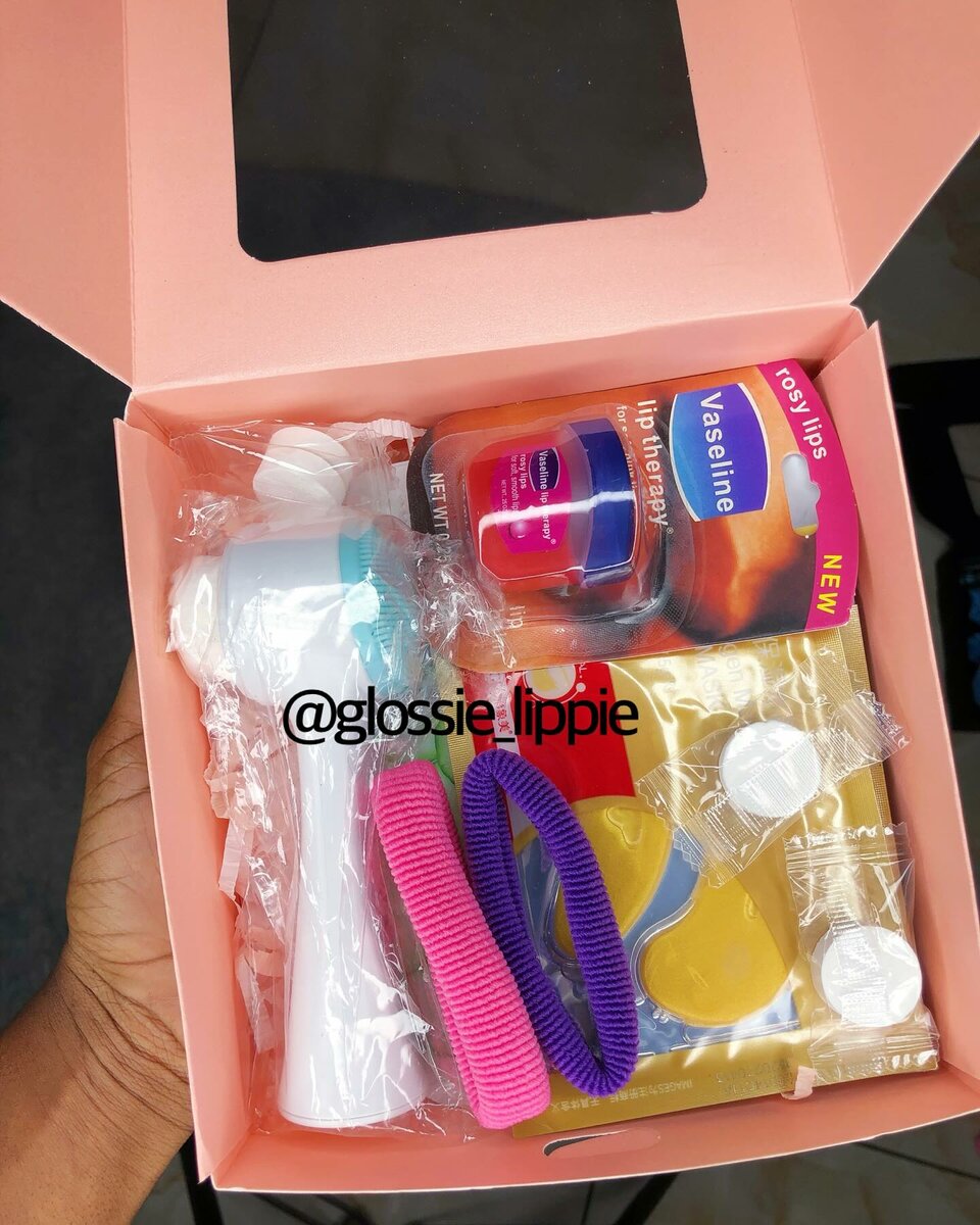 Love Goodies Box with lipglosses