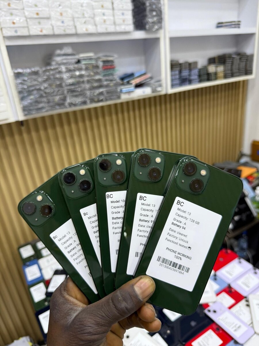 13 simple  128 Go quasi neuf