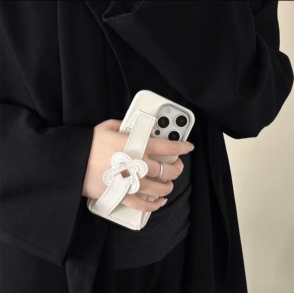 Coque iPhone avec dragonne élégante