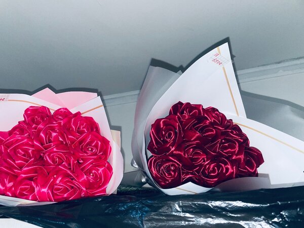 атласные цветы