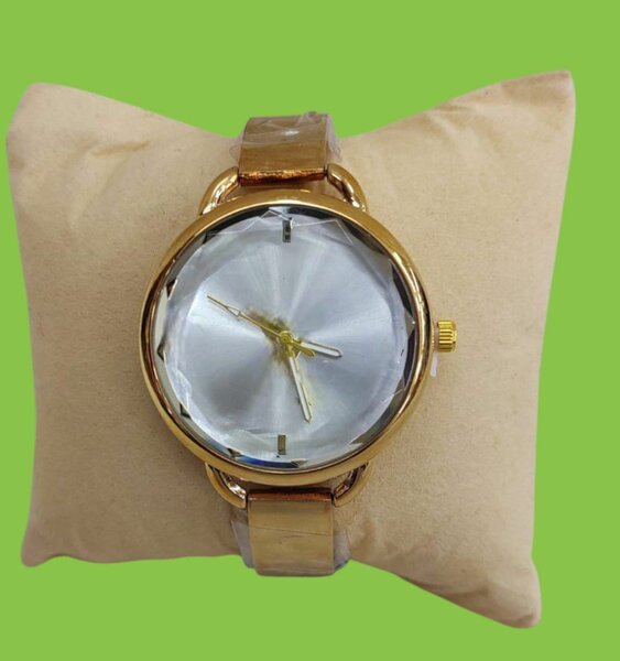 Montre Bracelet Dorée Élégante