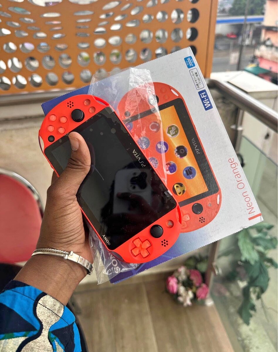 Console Sony PS Vita Neon Orange