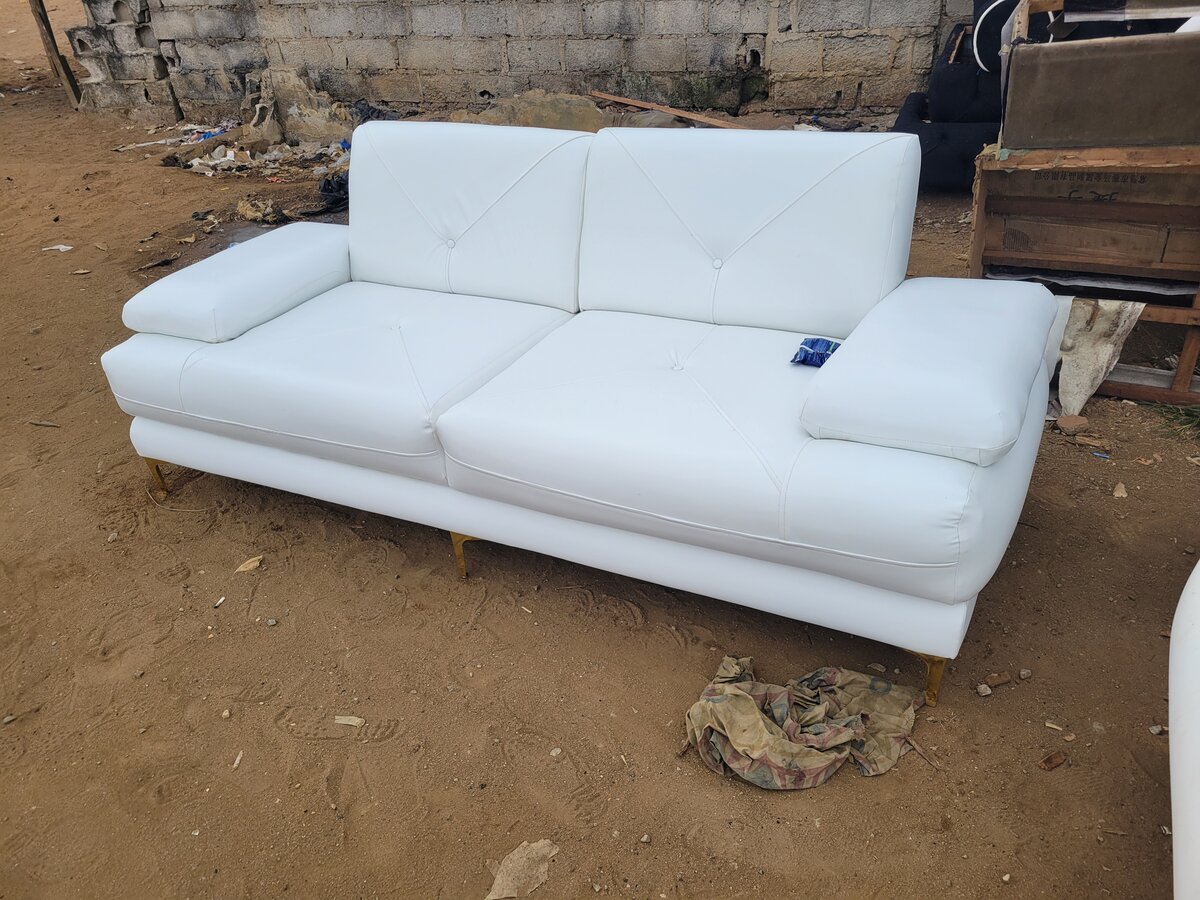 Canapé 03 places en cuir