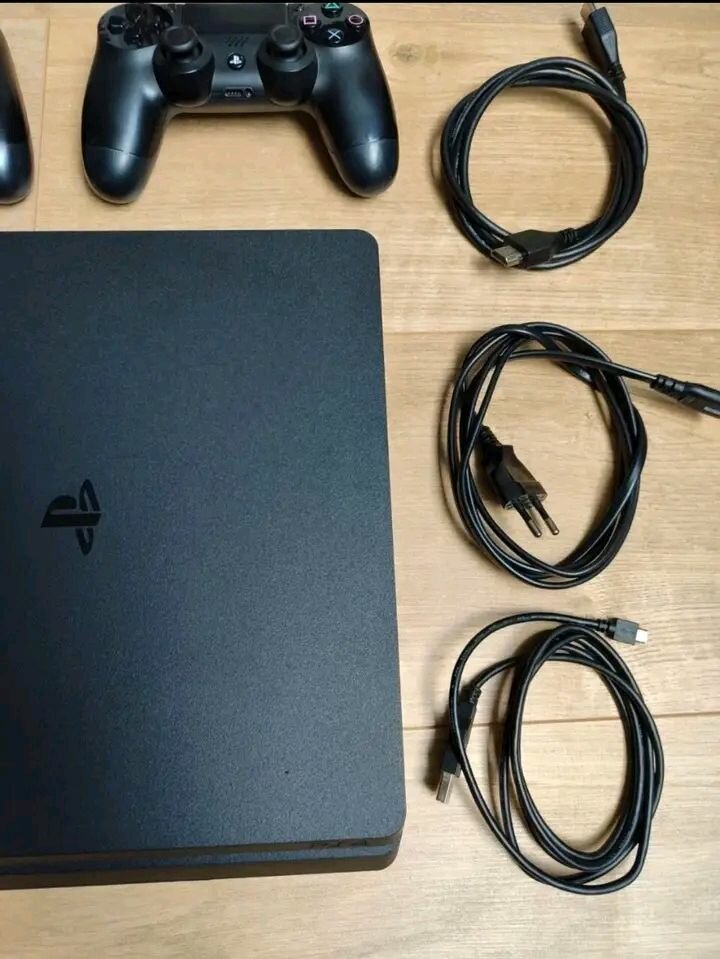 Console PS4 Slim avec Manettes