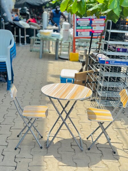 Table et chaises pliantes