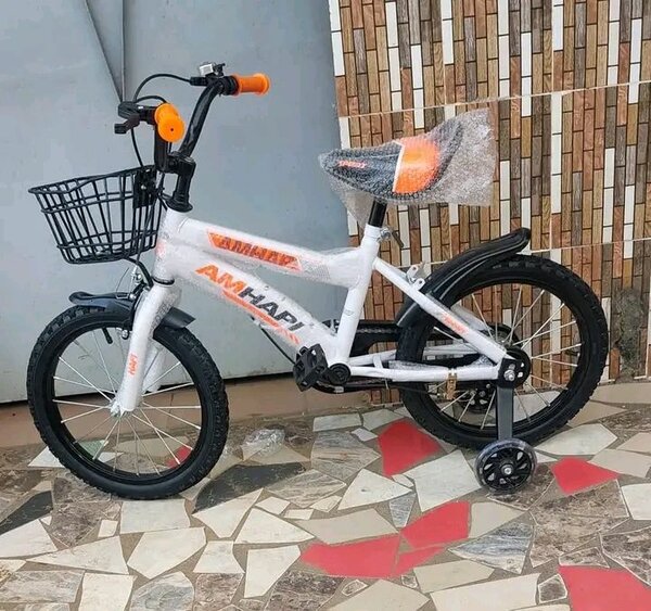 Vélo enfant avec stabilisateurs