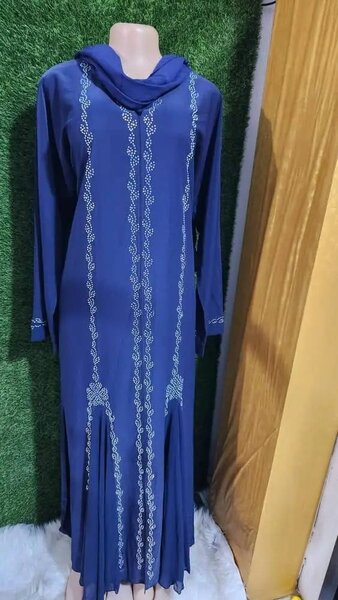 Abaya bleu avec broderie argentée