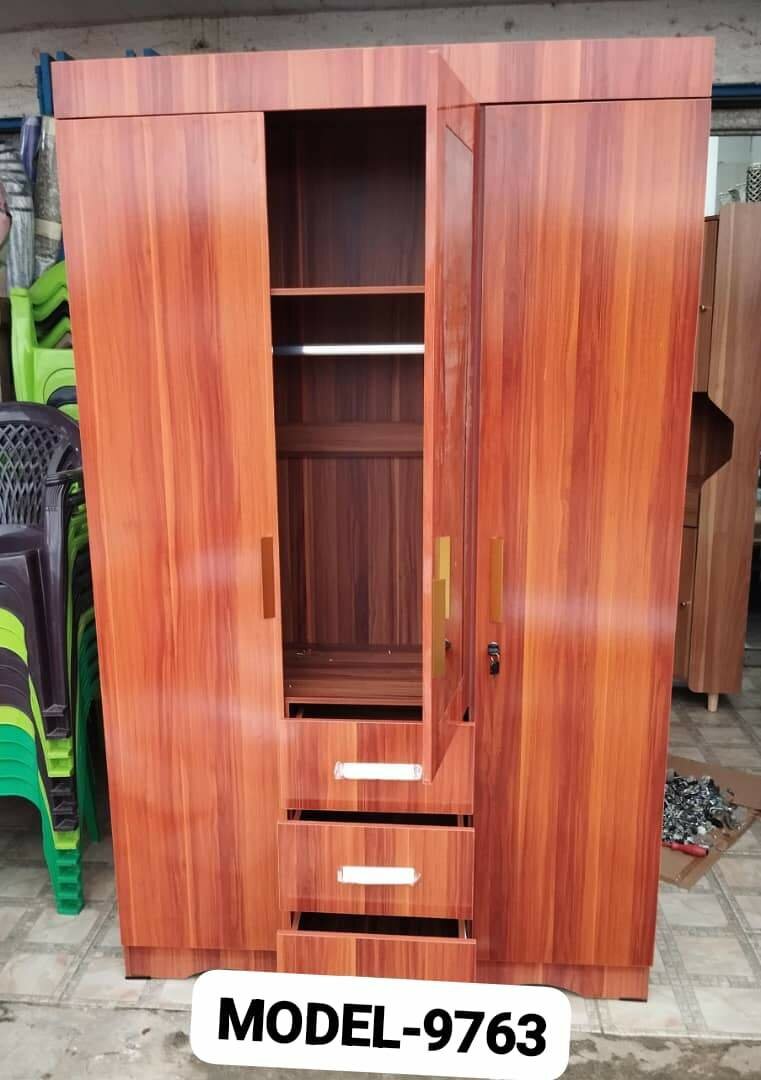 Armoire en bois moderne