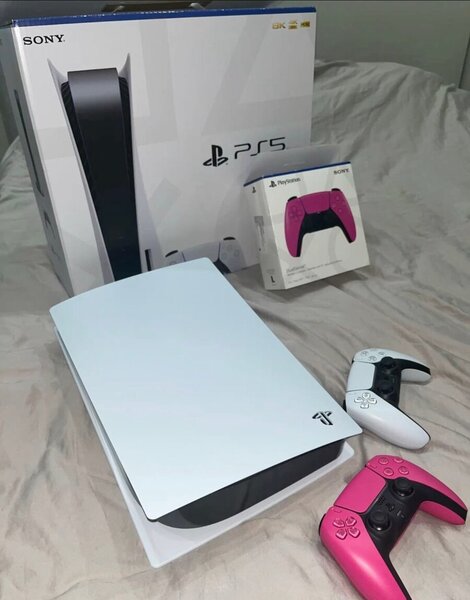 Console PS5 avec Manettes