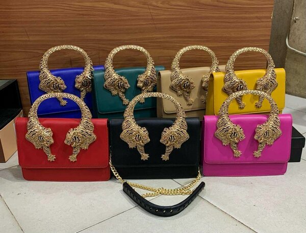 Hand bag's
