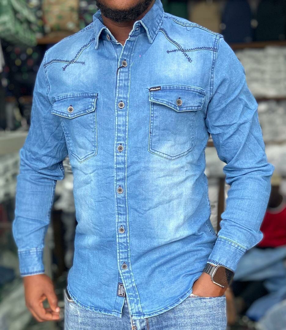 Chemise en jean stylée