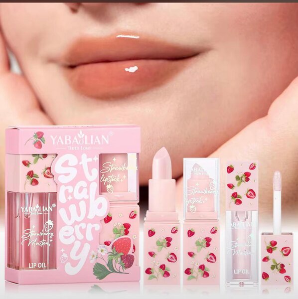 Ensemble maquillage lèvres fraise