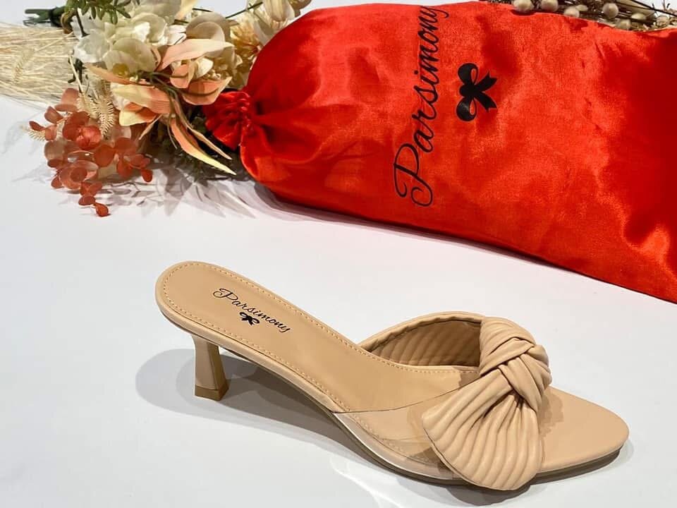 Mules élégantes à talons