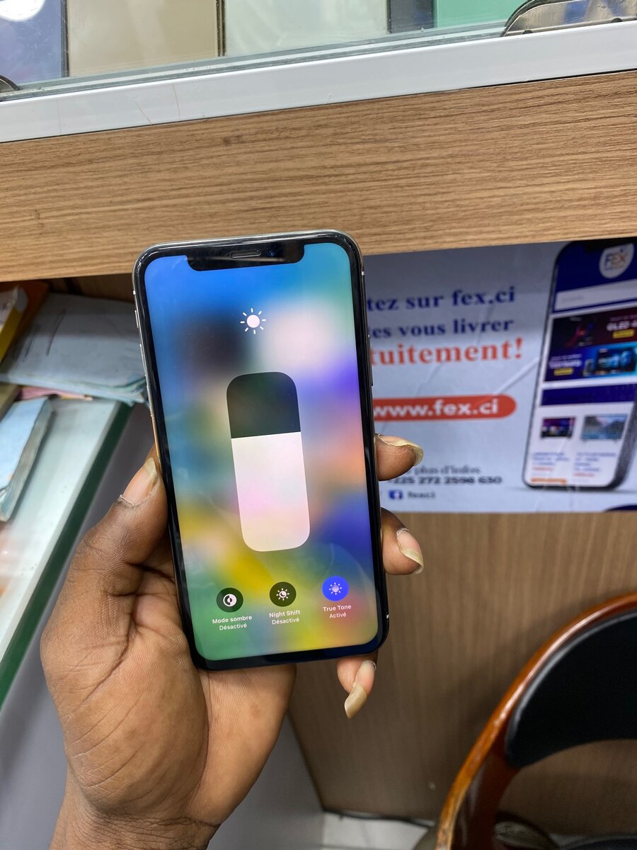 X simple 64Go disponible