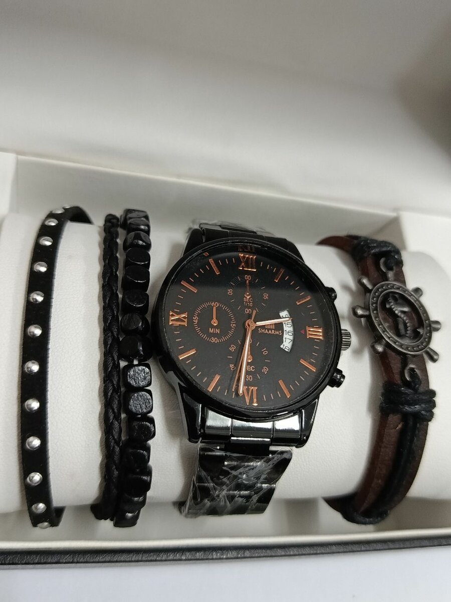 Ensemble de montres et bracelets élégants