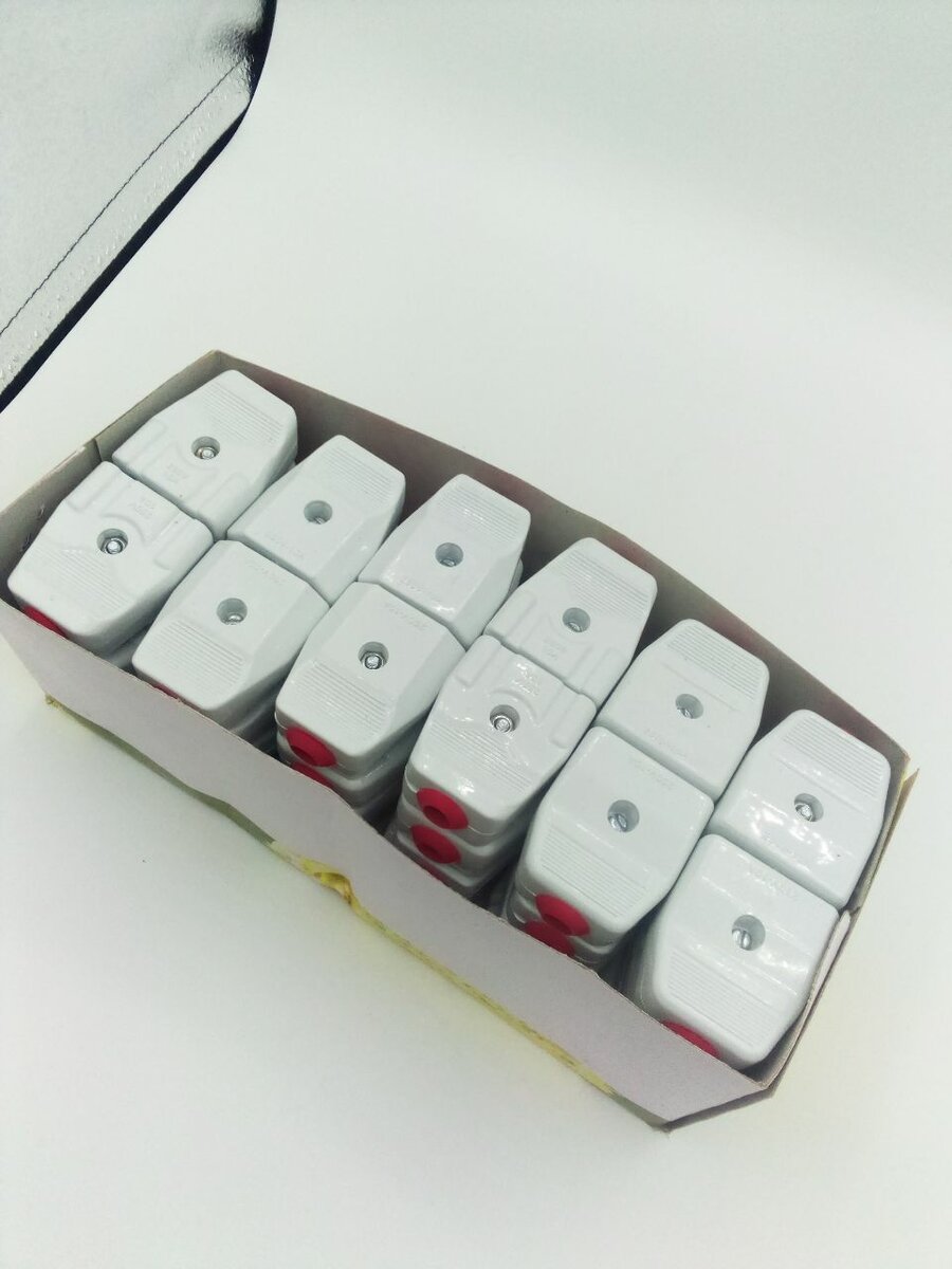 Male feemail Switch
