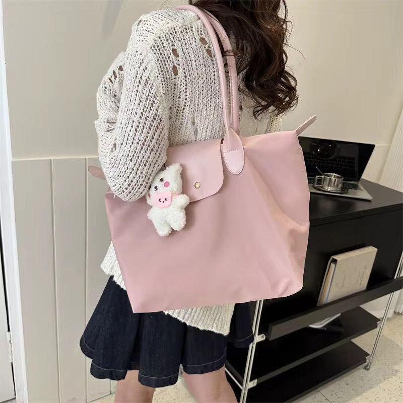 Sac à main avec porte-clé peluche
