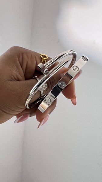 Bracelets en acier inoxydable élégant