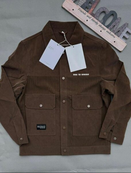 Veste en daim marron élégante