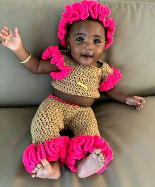 Tenue Bébé Tricotée Rose