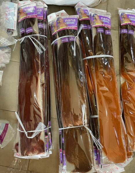 Cheveux synthétiques colorés