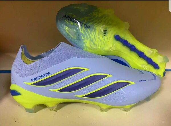 Chaussures de football Adidas