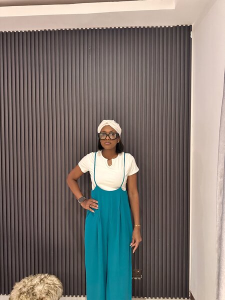 Neck Tee&leg suspender pants