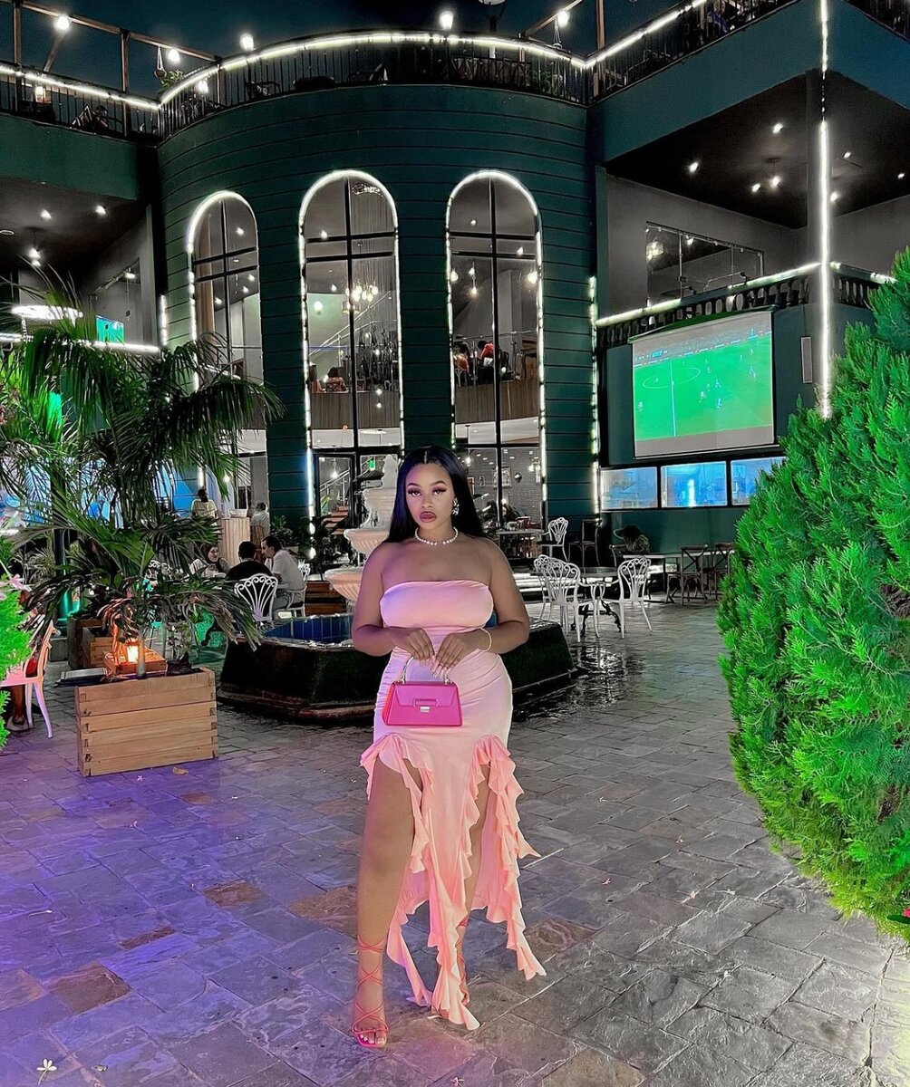 Party and dinner wear