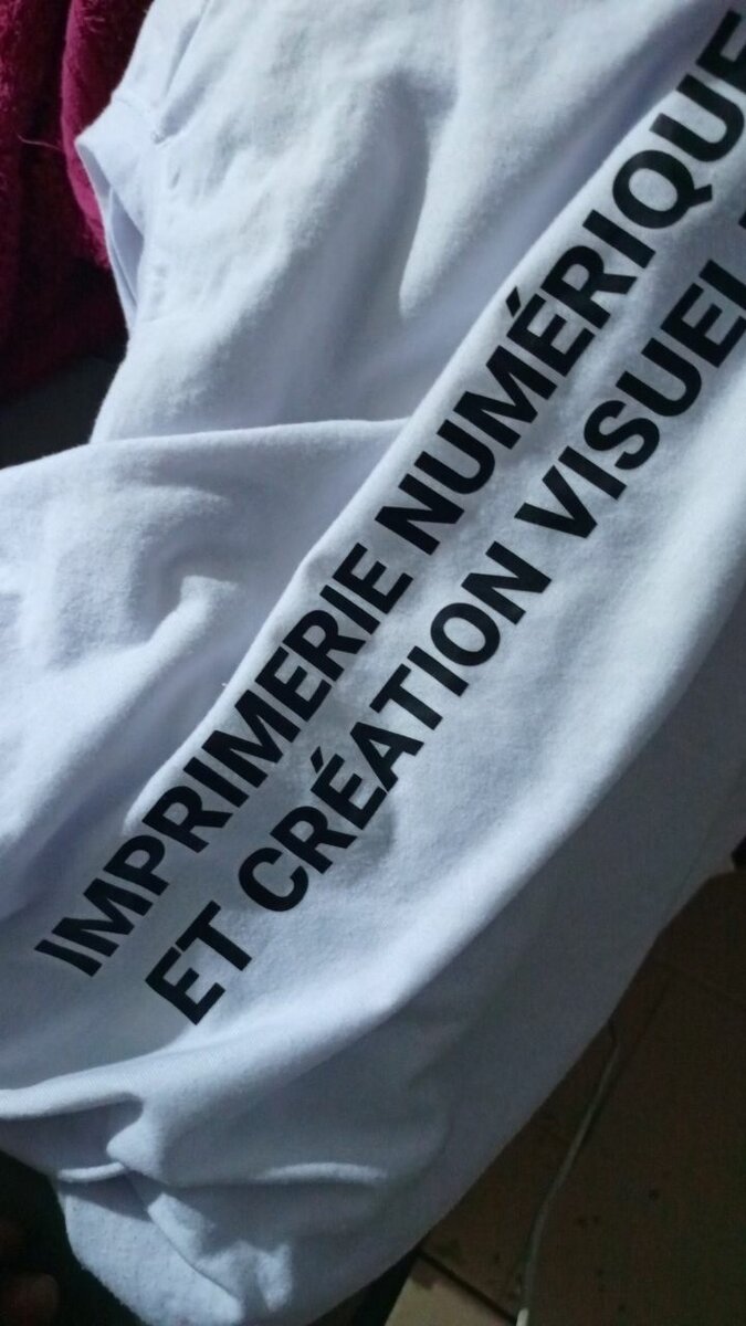 T-shirt imprimé personnalisé