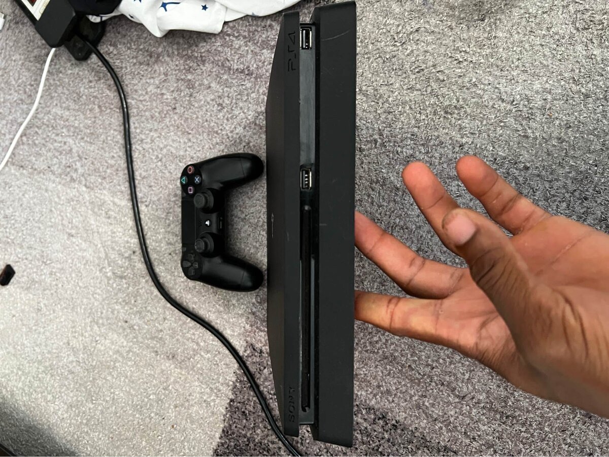 Console de jeu PS4 Slim