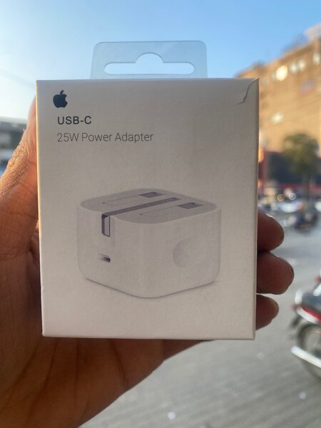 iPhone charger with cebal 25 W