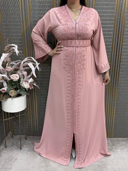 Robe longue élégante brodée