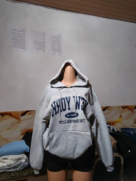 Sweat à capuche imprimé femme
