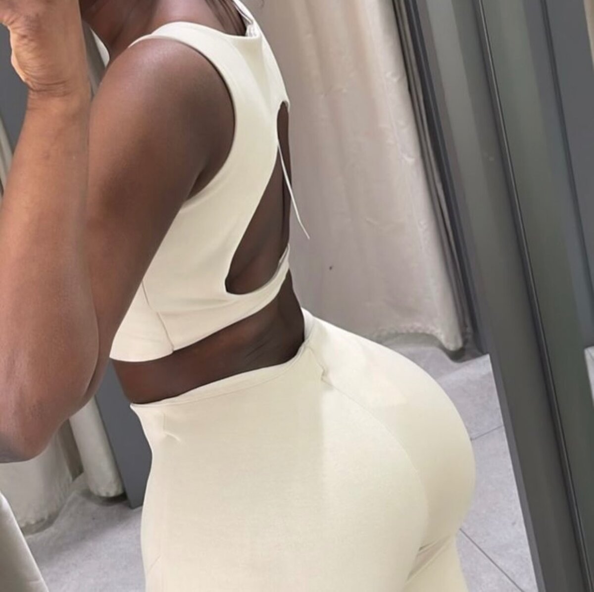 Ensemble crop top et pantalon chic