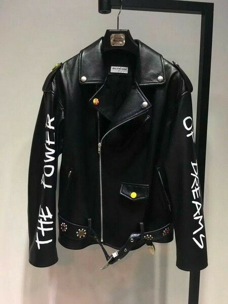 Blouson en cuir moderne