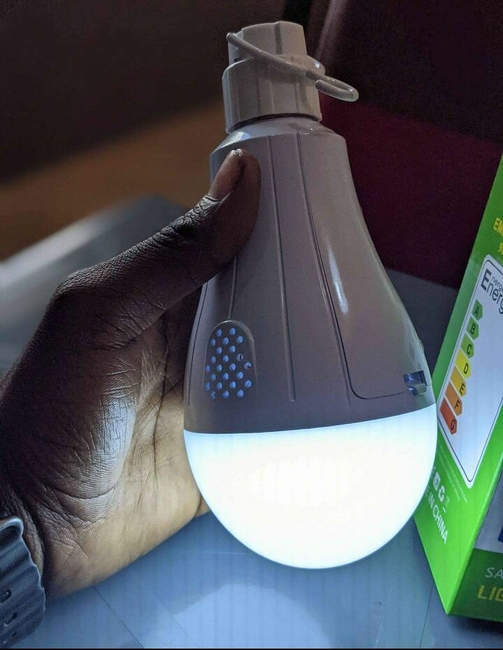Rechargeable bulbs
