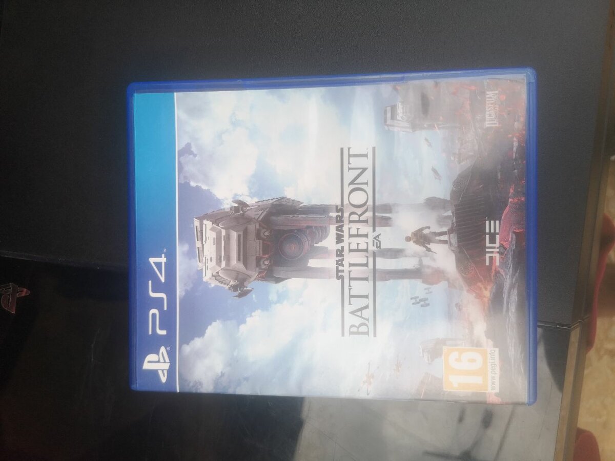 Un CD de jeux à 10000f