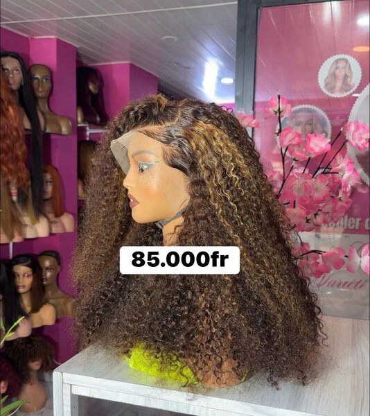 Perruque Bouclée Luxe Femme