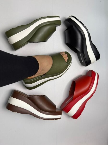 Sandales compensées élégantes