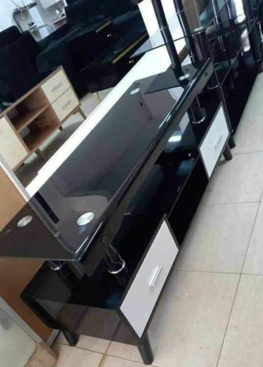 Meuble TV moderne design en verre