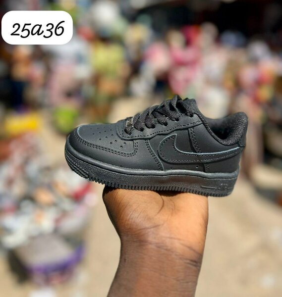 Chaussures sport enfant noires