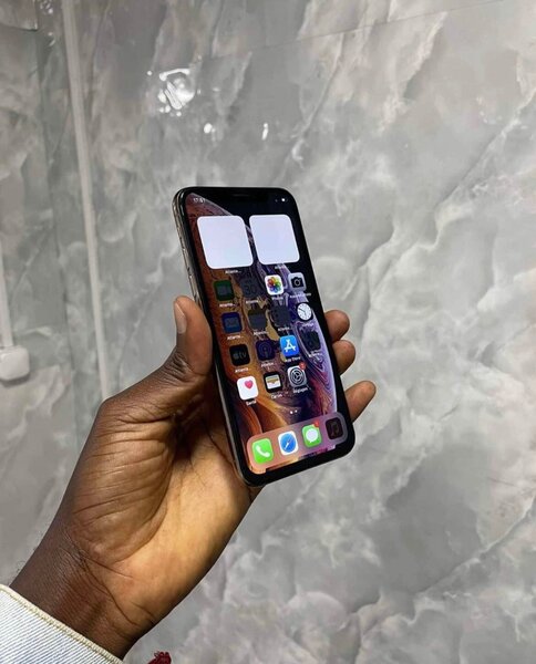iPhone XS argent débloqué 128g