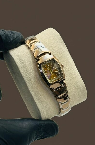 Montre femme inox dorée