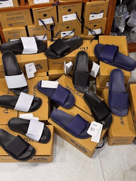 Claquettes confortables Adidas