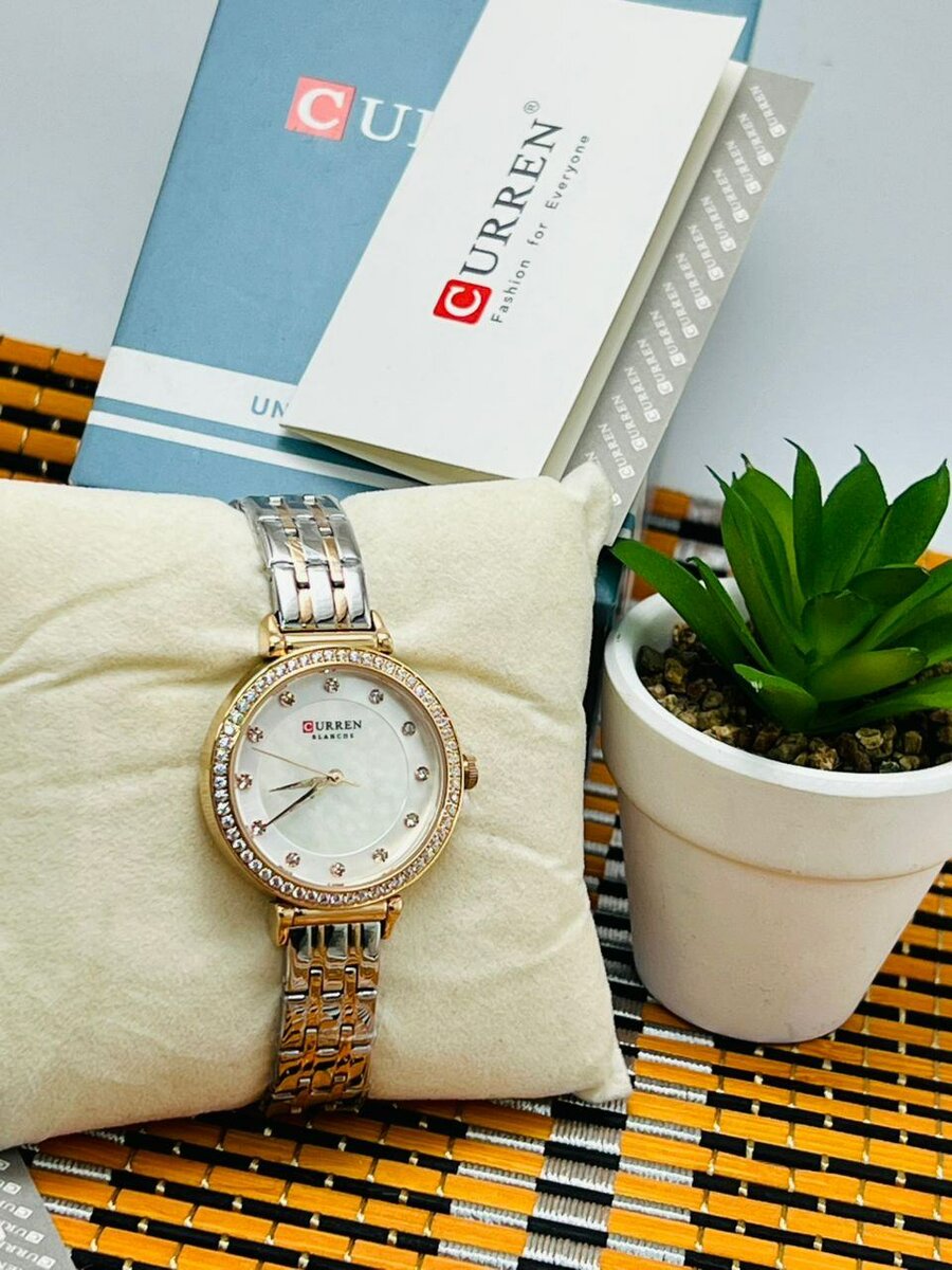 MONTRE FOND BLANC FEMME