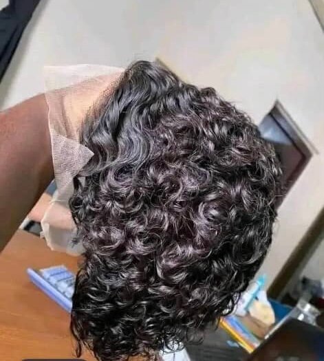 Perruque Bouclée en Dentelle