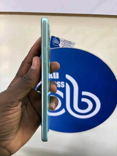 Smartphone OPPO élégant bleu